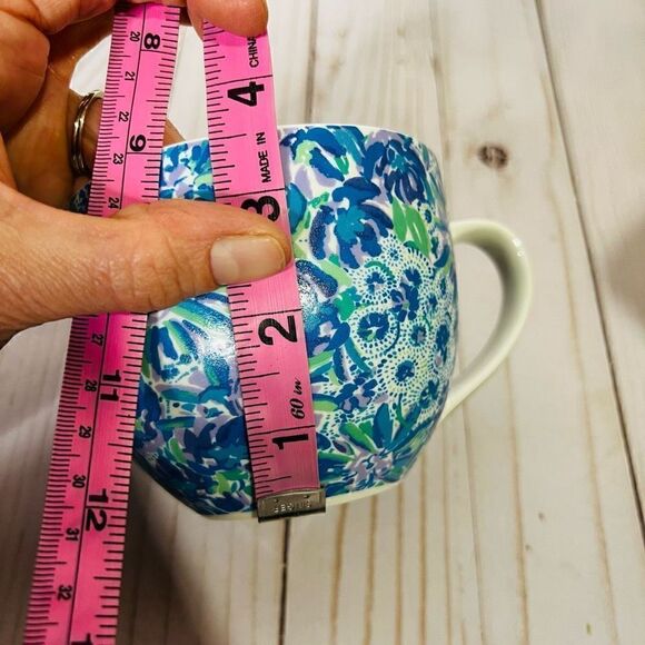 Lilly Pulitzer Blue Gold Tea Coffee Mugs Set Cups New in Box! - Picture 3 of 6